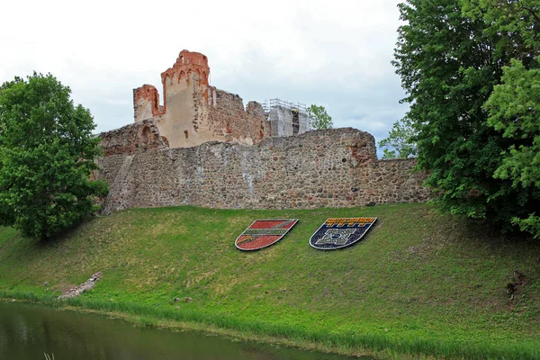 ドベレ ラトビア 5月2019 ドベレ城遺跡 城は1335年に より古代の城の上にリヴォニアの騎士団によって建てられました — ストック写真