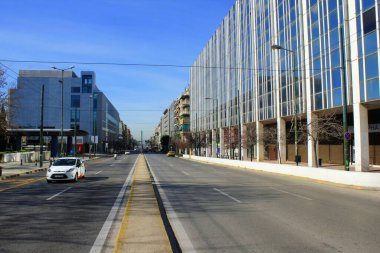 Atina, Yunanistan, 21 Mart 2020 - Coronavirus karantina tedbirleri nedeniyle Atina 'nın en kalabalık caddelerinden biri olan Proggrou Caddesi boş. 