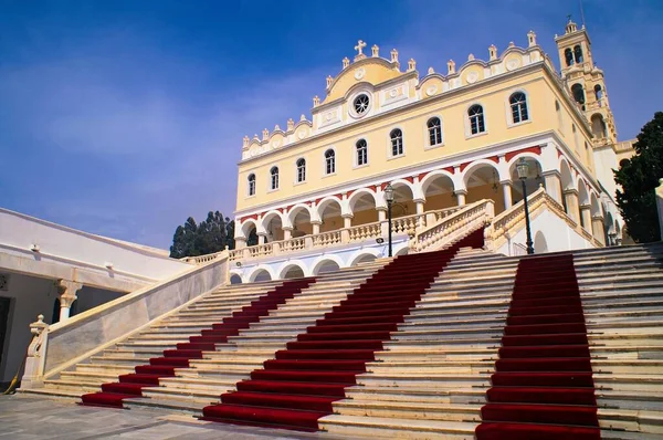 Yunanistan 'ın Tinos adasındaki Hristiyan Ortodoks Kilisesi Bakire Meryem.