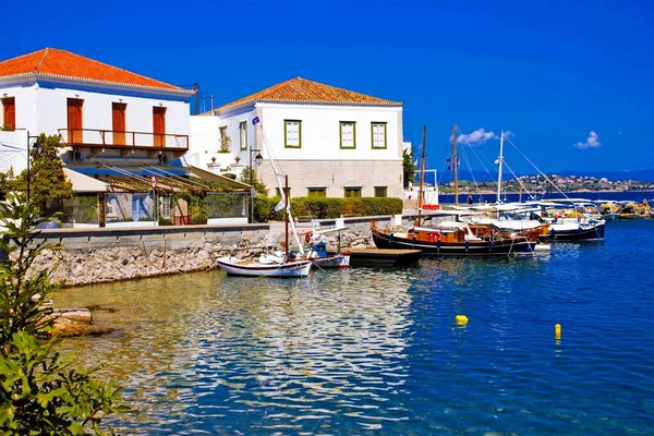Greece Saronic Gulf Spetses Island Fishing Boats Front Traditional Houses — Stock Photo, Image
