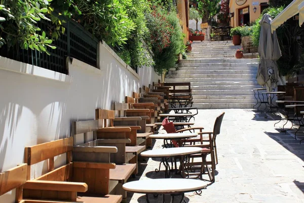 Ateny Grecja Kwietnia 2020 Pusta Kawiarnia Restauracja Podczas Zamknięcia Coronavirus — Zdjęcie stockowe