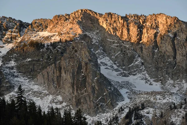 Mamut Crest adlı gündoğumu, Sierra Nevada aralığı, Kaliforniya