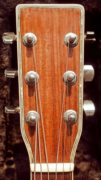 Akustik gitar sap kafası — Stok fotoğraf