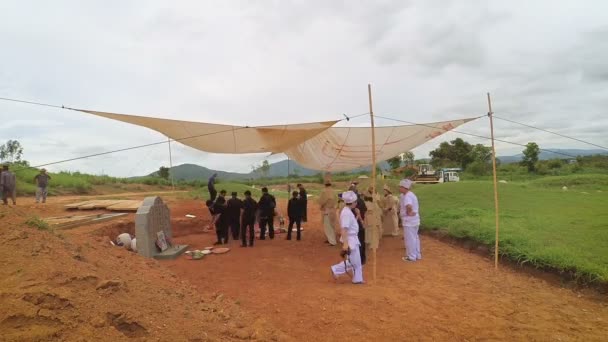 Timelapse do povo chinês-tailandês na procissão fúnebre para acompanhar os mortos ao cemitério — Vídeo de Stock