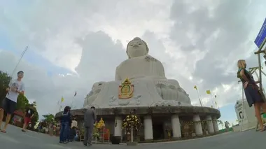 Phuket Adası üzerinde Phra Puttamingmongkol Akenakkiri Big Buddha Statue turist ziyaret 