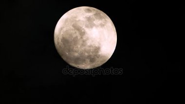 Bulut ile süper Full Moon 