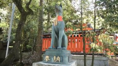 Fox heykelleri genellikle Fushimi Inari Taisha tapınak bulunur