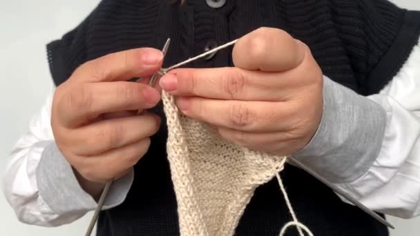 Woman Black Vest Knits Her Hands Knitting Needles Made Natural — Stock Video