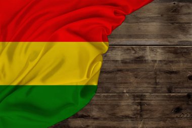 Bolivya devletinin renkli ipek bayrağı eski ahşap, turizm, ekonomi ve siyaset kavramına dayanıyor