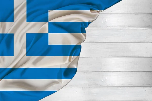 Горизонтальні кольорові національний прапор сучасної Греції, красивий шовк, біле дерево фон, концепція туризму, економіки, політики, еміграції, день незалежності, копіювання простору, шаблон — стокове фото