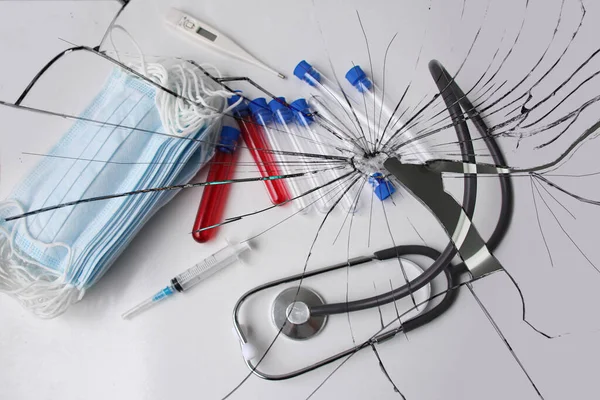 Tubos Ensaio Laboratório Médico Estetoscópio Máscaras Protetoras Descartáveis Conceito Doença — Fotografia de Stock