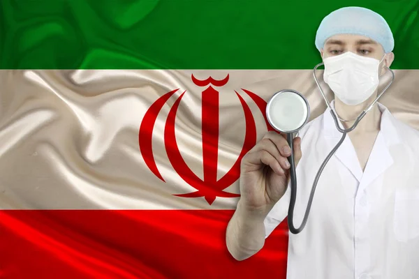 Médico Com Estetoscópio Fundo Bandeira Nacional Seda Iran Conceito Cuidados — Fotografia de Stock