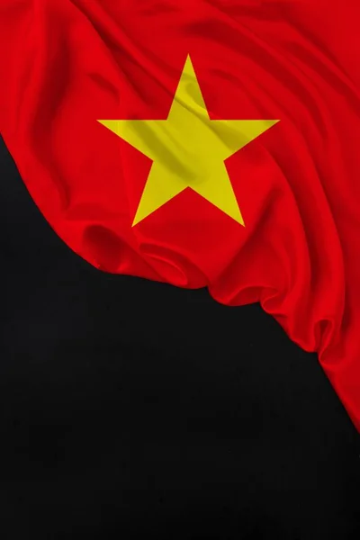 Vertikální Barva Národní Vlajka Moderního Státu Vietnamu Leží Měkké Záhyby — Stock fotografie