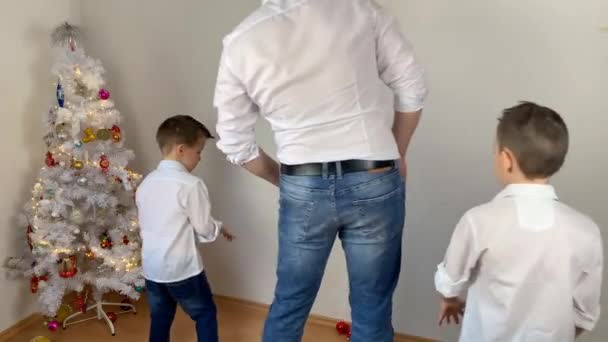 Friendly Dance Young Man White Shirt His Two Little Sons — Stock Video