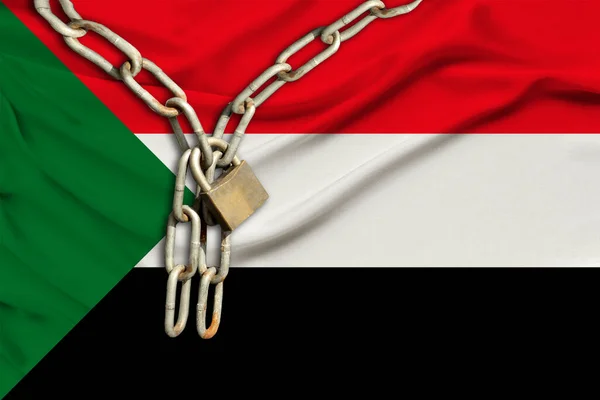 Cadeia Ferro Bloqueio Bandeira Nacional Seda Sudão Com Belas Dobras — Fotografia de Stock