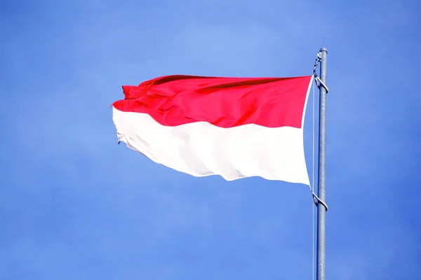 Μεταξωτή Εθνική Σημαία Του Σύγχρονου Κράτους Του Μονακό Νυρεμβέργη Ινδονησία — Φωτογραφία Αρχείου