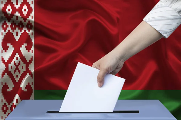 Voters Female Hand Lowers Ballot Ballot Box Background National Flag — Stock Photo, Image