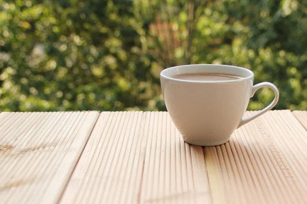 White Cup Coffee Light Wooden Table Green Summer Garden Close — Stock Photo, Image