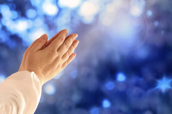 Женские Руки Молитвенно Сложены Призыве Богу Религиозной Концепции Молитв Грехов — стоковое фото