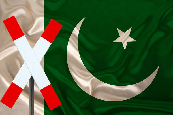 Schild Stopp Aufmerksamkeit Vor Dem Hintergrund Der Pakistanischen Nationalflagge Des — Stockfoto