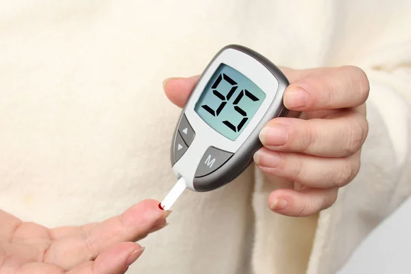 Close Female Hands Woman Makes Test Lancet Pen Glucometer Medicine — Stock Photo, Image