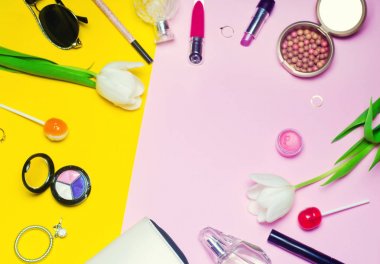 kadın kozmetik, moda, Stil, aksesuarlar, Sihir, zerafet kümesi. Üstten Görünüm