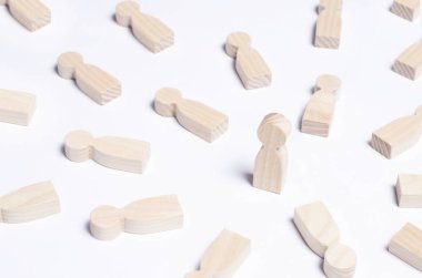 Sahne ışıkları altında bir kişidir. Bir adam ahşap bir rakam. Kavramı 