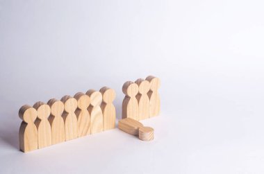 İnsanlar oluşumunda, onlardan biri yere düştü. İstatistiksel veri kavramı. Ordu saflarında hazır. Zayıf bağlantı gücü, hastalık bir düşüş. Ahlak yıkılışı.