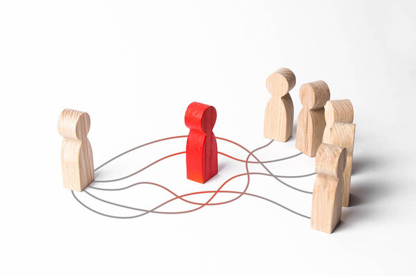 Люди общаются в обход посредника. Дополнительное звено, отказ от медиации, коррупционные риски бюрократии и монополия. Ведение бизнеса без спекулянтов и дилеров. Корпорация Shell
.