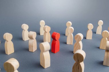 Kalabalıktaki kırmızı kişi. Enfeksiyon kapmış kişinin belirlenmesi / tanımlanmasının karmaşıklığı / zorluğu. Hastalık virüsleri yaymak için yüksek risk. Kişisel izolasyon ihlalleri ve felaket sonuçları.