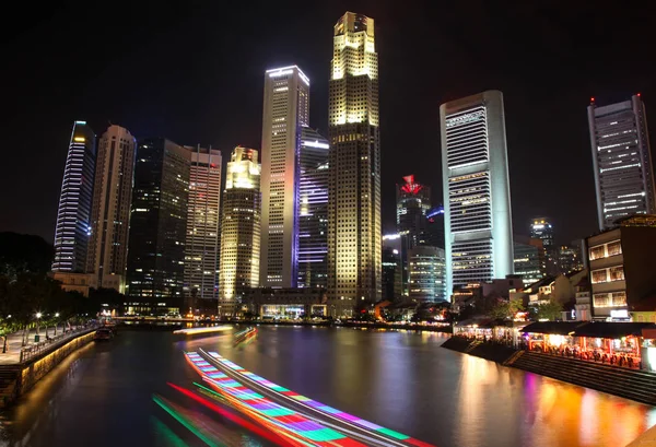 Singapur por la noche desde South Bridge Road —  Fotos de Stock