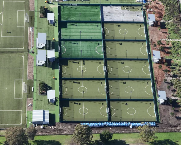 纽卡斯尔Nsw澳大利亚足球训练设施的空中景观 其中一个正在被替换的合成领域 — 图库照片