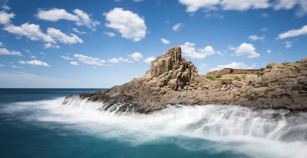 位于新南威尔士州南海岸Kiama附近的Bombo采石场的戏剧性海景 — 图库照片