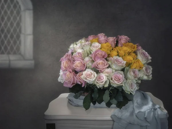 Natura Morta Con Bouquet Rose Stile Retrò — Foto Stock