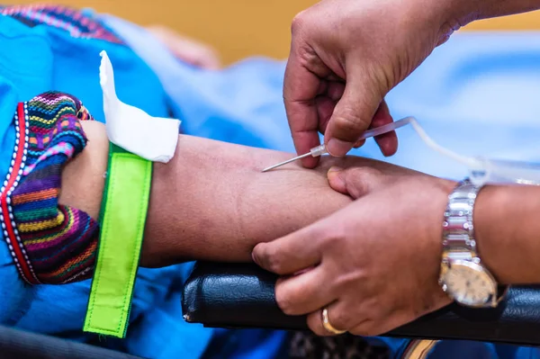 Check-up bir sağlık kontrolü için laboratuar kanında koleksiyonu