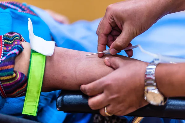 Check-up bir sağlık kontrolü için laboratuar kanında koleksiyonu