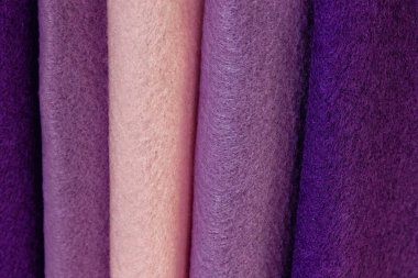 Renkli keçeli kalemler, parlak arkaplan 