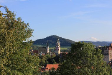 Çek Cumhuriyeti 'ndeki Cesky Krumlov kentinin gündüz görüntüsü.