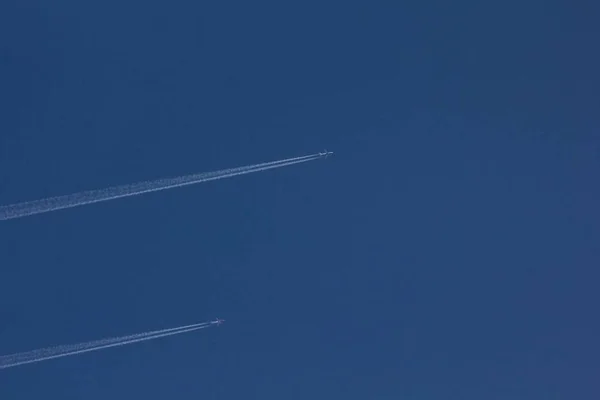 Flying Plane Blue Sky Condensation Trace Sky — Stock Photo, Image