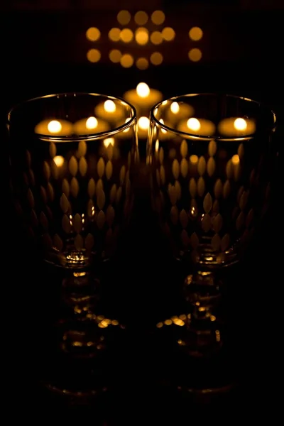 Romantiska Bakgrund Med Ljus Och Glas Mörka Stilleben Ljus Och — Stockfoto