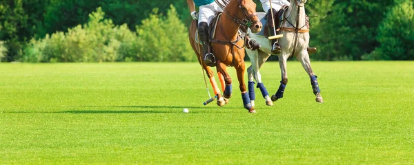 Dois Jogadores Pólo Cavalo Entram Ataque Momento Antes Martelo Bater — Fotografia de Stock