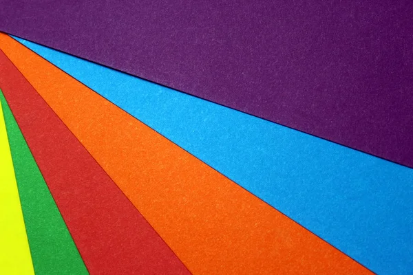 Gekleurd Karton Verspreid Tafel Uitgekomen Geometrische Vormen — Stockfoto