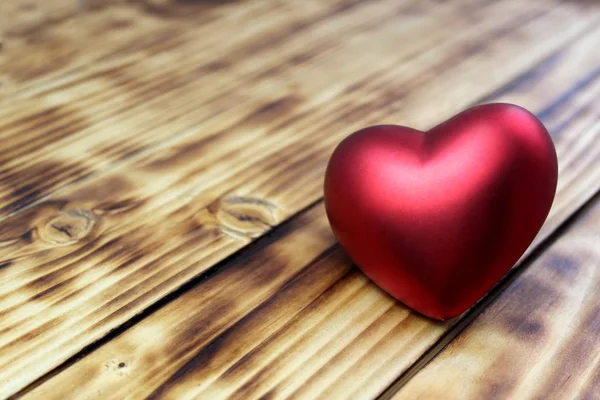 One Red Heart Lies Wooden Background — Stock Photo, Image