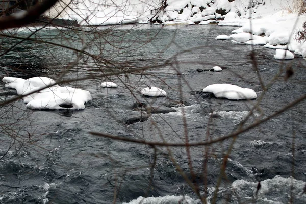 Kleiner Fluss Mit Kleinem Wasserfall Winter — Stockfoto
