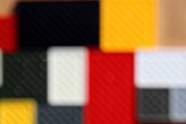 Farklı boyutlarda bulanık doku dikdörtgenler ve canlı renkler