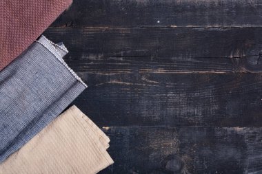 Arka planda sarılmış mutfak havlusu, boş alan