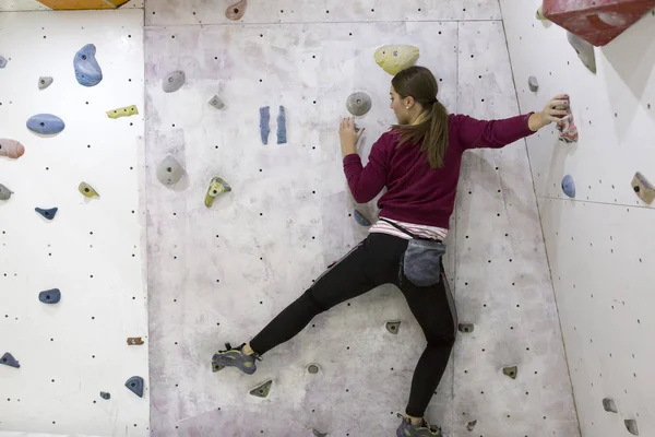 Escalada Roca Interior Femenina — Foto de Stock