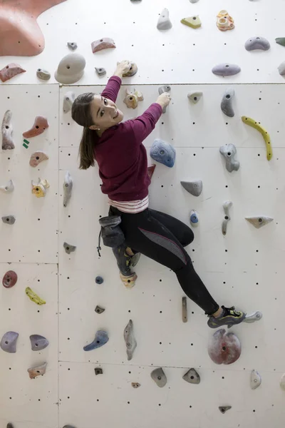 Escalada Roca Interior Femenina — Foto de Stock