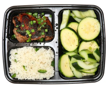 Bento kutusu soya marine edilmiş tavuk uyluk