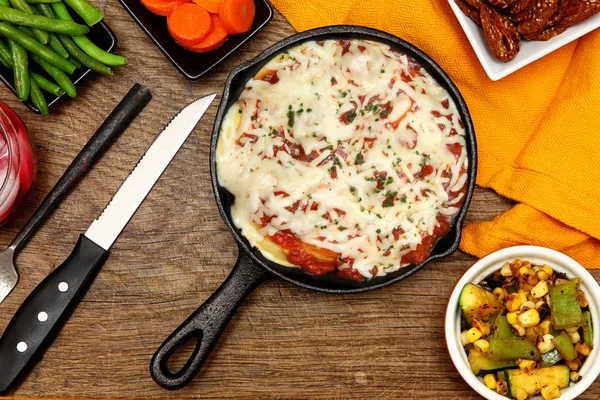 Skillet Baked Ravioli Meal — Stock Photo, Image